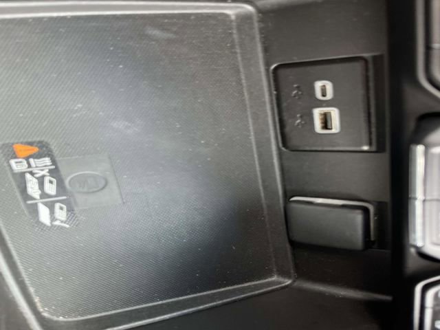 Used 2024 GMC Yukon SLT image 36