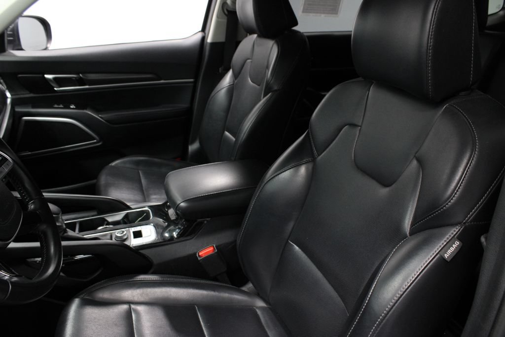 Used 2024 Kia Telluride LX FWD image 24