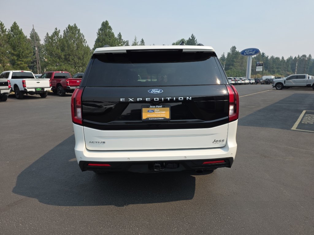 Certified 2025 Ford Expedition Active AWD/4WD image 18