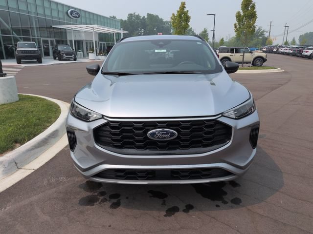 Certified 2024 Ford Escape ST-Line w/ Tech Pack #1 AWD/4WD image 8