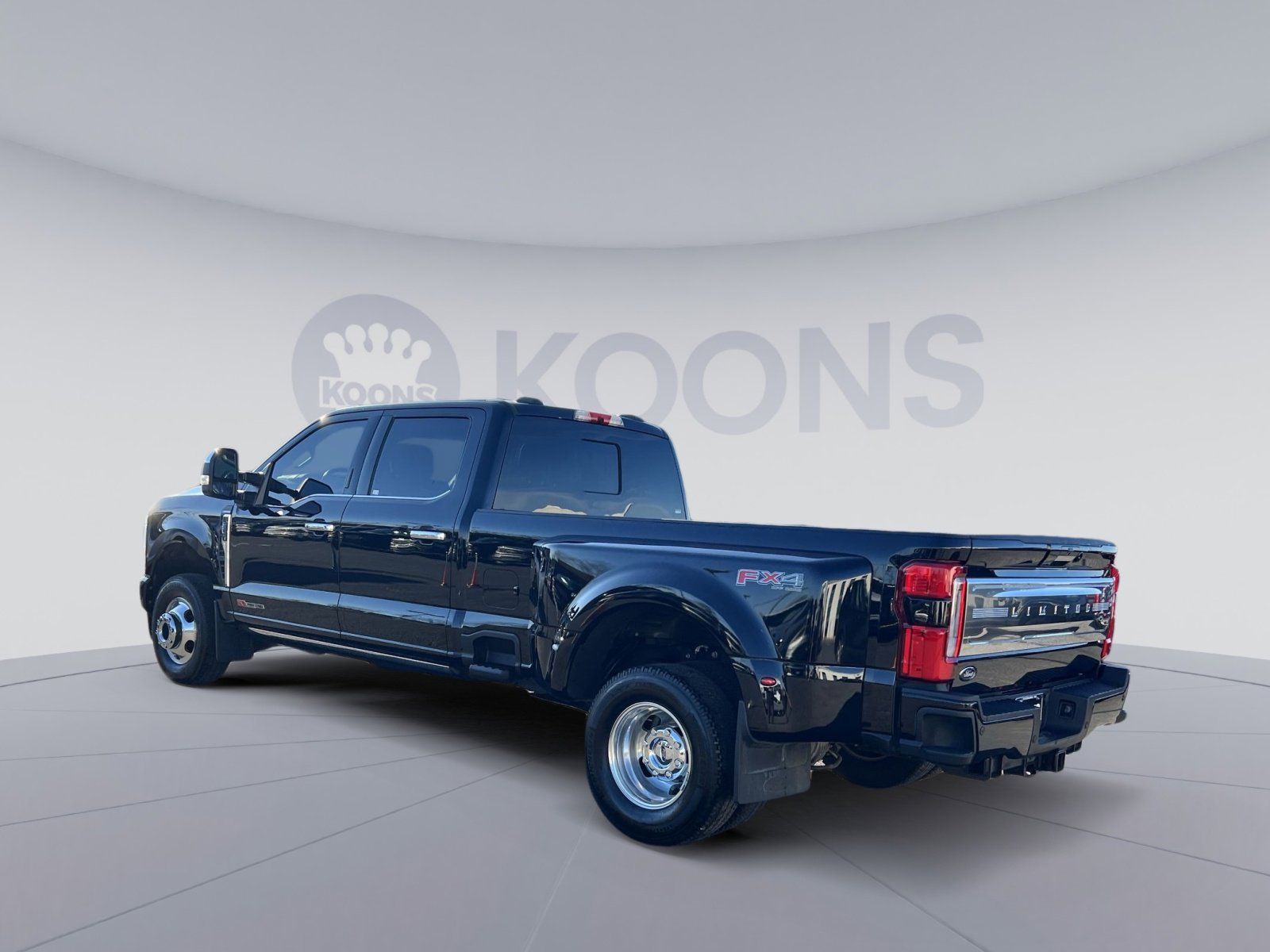 Certified 2024 Ford F350 Limited w/ FX4 Off-Road Package image 4