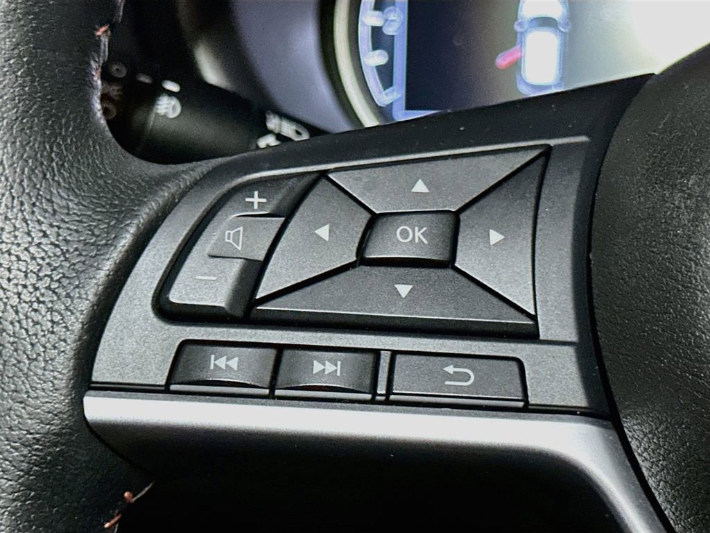 Used 2020 Nissan Kicks SR w/ SR Premium Package FWD image 34