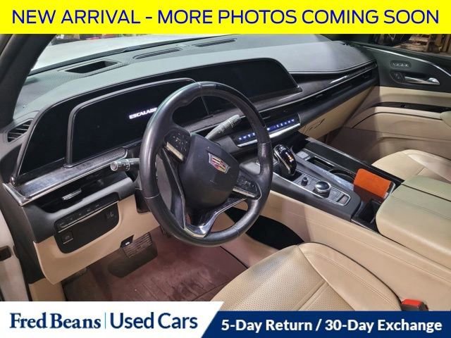 Used 2023 Cadillac Escalade Premium Luxury image 6