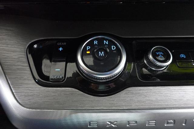 Certified 2025 Ford Expedition Platinum image 22