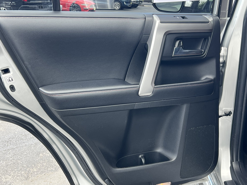 Used 2019 Toyota 4Runner Limited AWD/4WD image 33