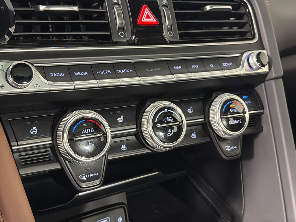 Used 2021 Genesis G70 3.3T w/ Prestige Package AWD/4WD image 21