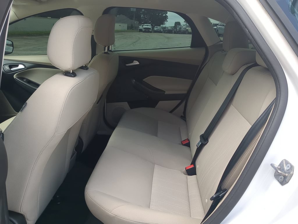Certified 2018 Ford Focus SE FWD image 11