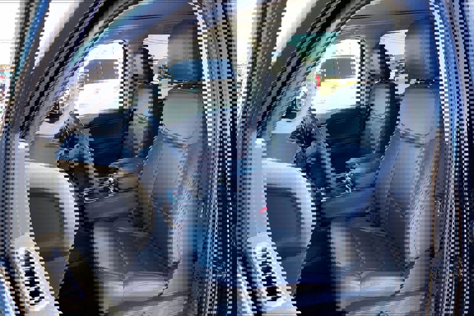 Certified 2025 Ford Expedition Active image 10