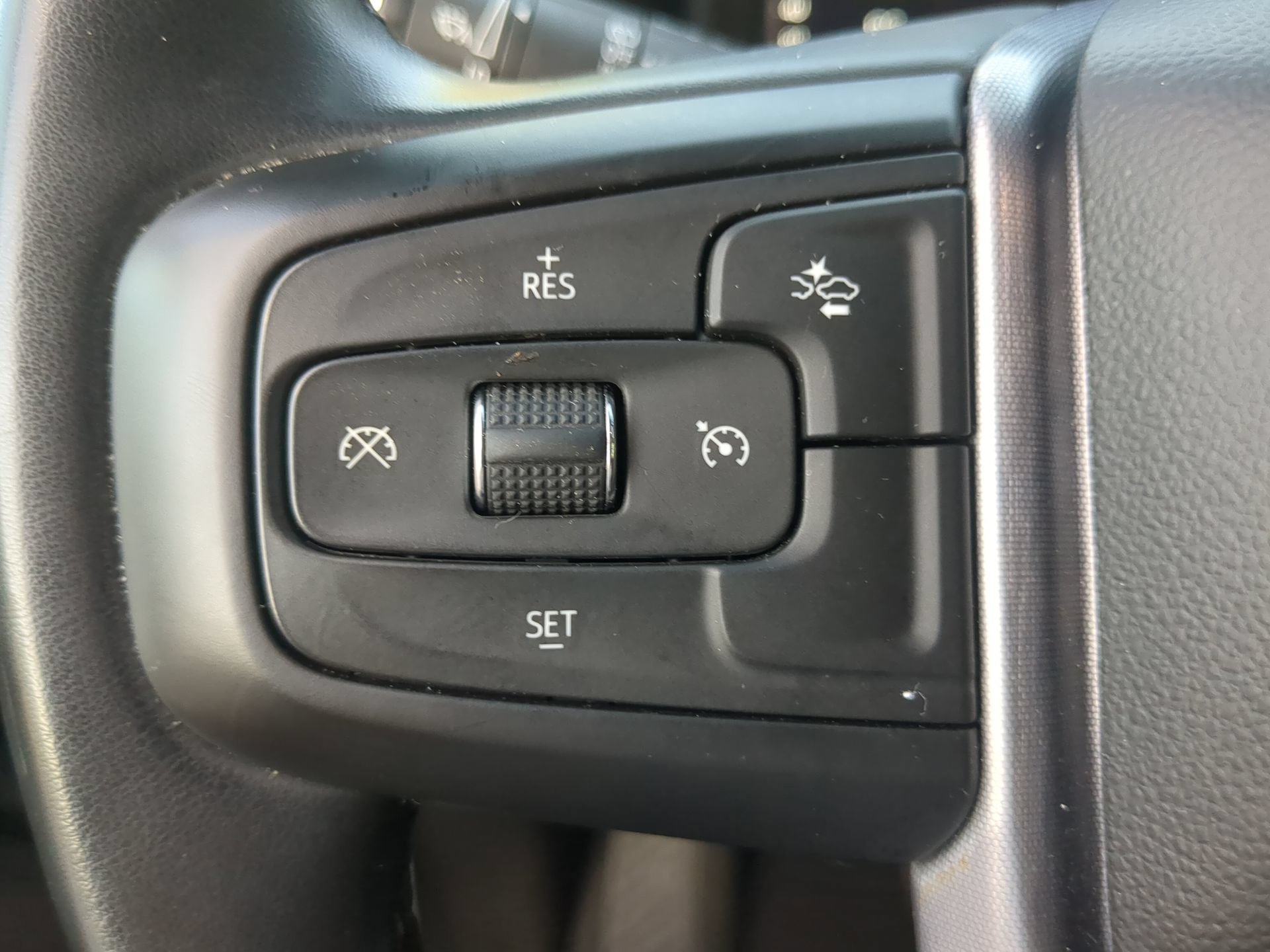 Used 2024 GMC Yukon SLT RWD image 66