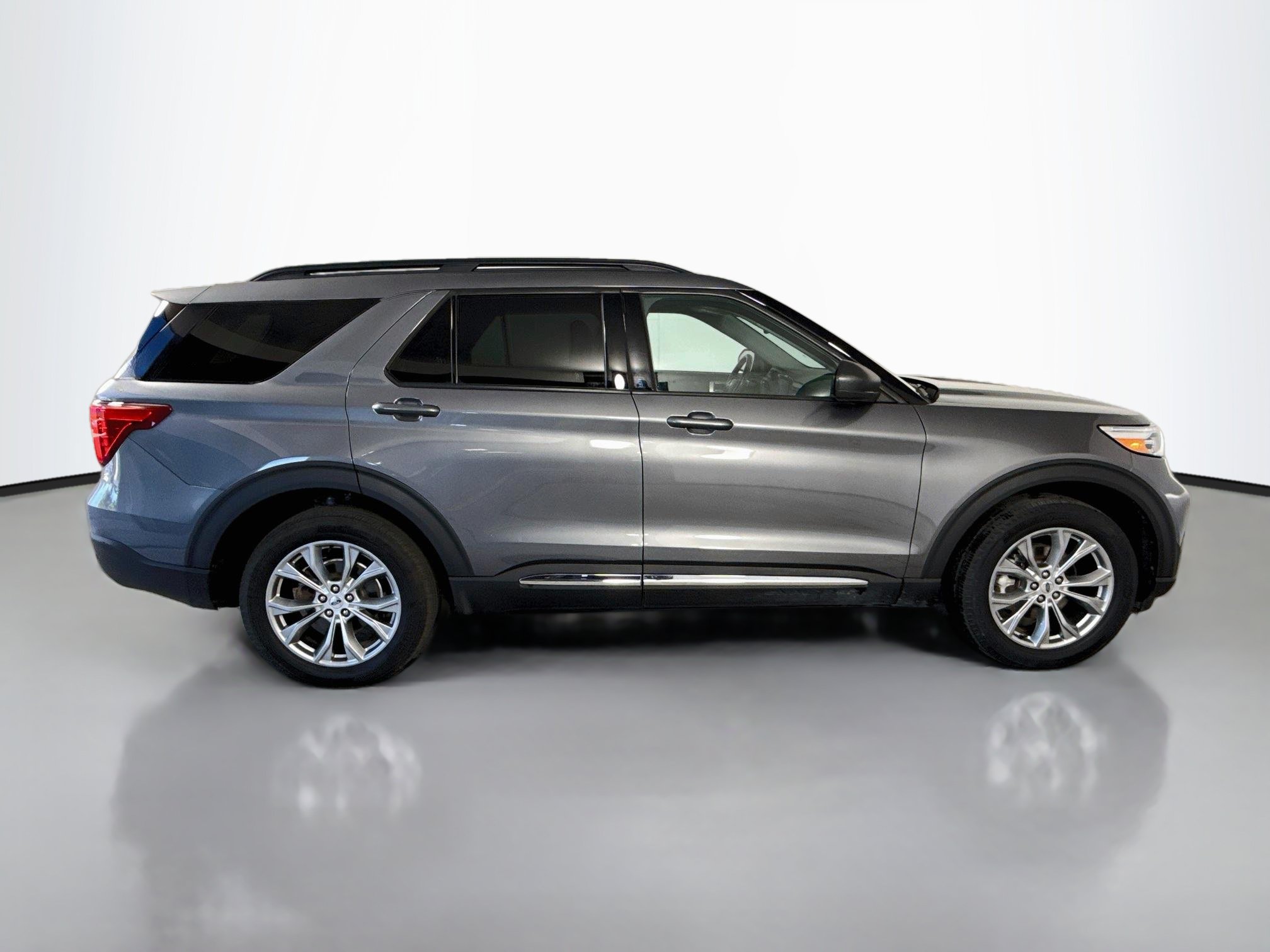 Certified 2023 Ford Explorer XLT w/ Equipment Group 202A AWD/4WD image 14