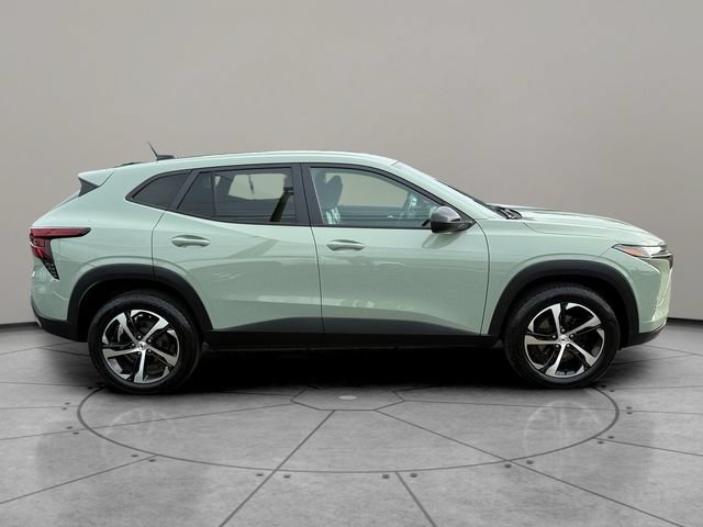 Used 2024 Chevrolet Trax RS w/ Driver Confidence Package FWD image 11