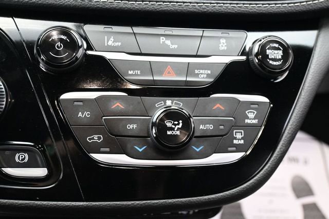 Used 2025 Chrysler Pacifica Select FWD image 21