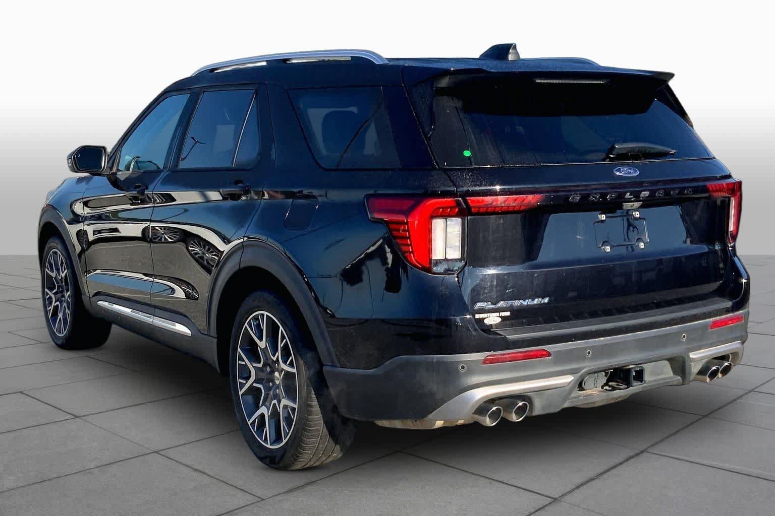 Certified 2025 Ford Explorer Platinum w/ Ultimate Package RWD image 11