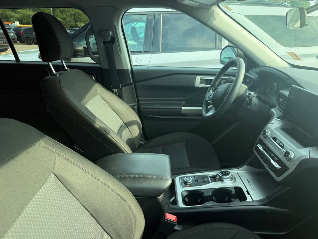 Certified 2024 Ford Explorer XLT AWD/4WD image 8
