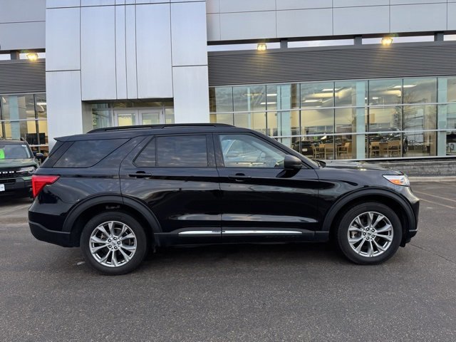 Certified 2023 Ford Explorer XLT w/ Equipment Group 202A image 4