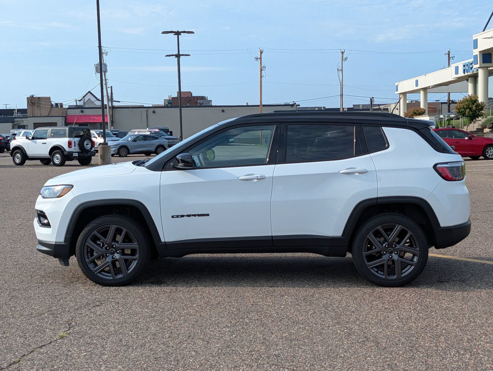 Used 2026 Jeep Compass Limited AWD/4WD image 2