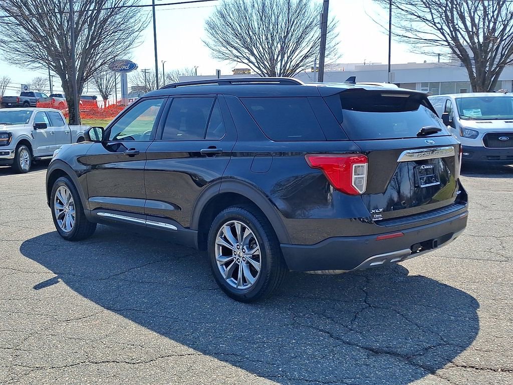 Certified 2023 Ford Explorer XLT w/ Equipment Group 202A image 7