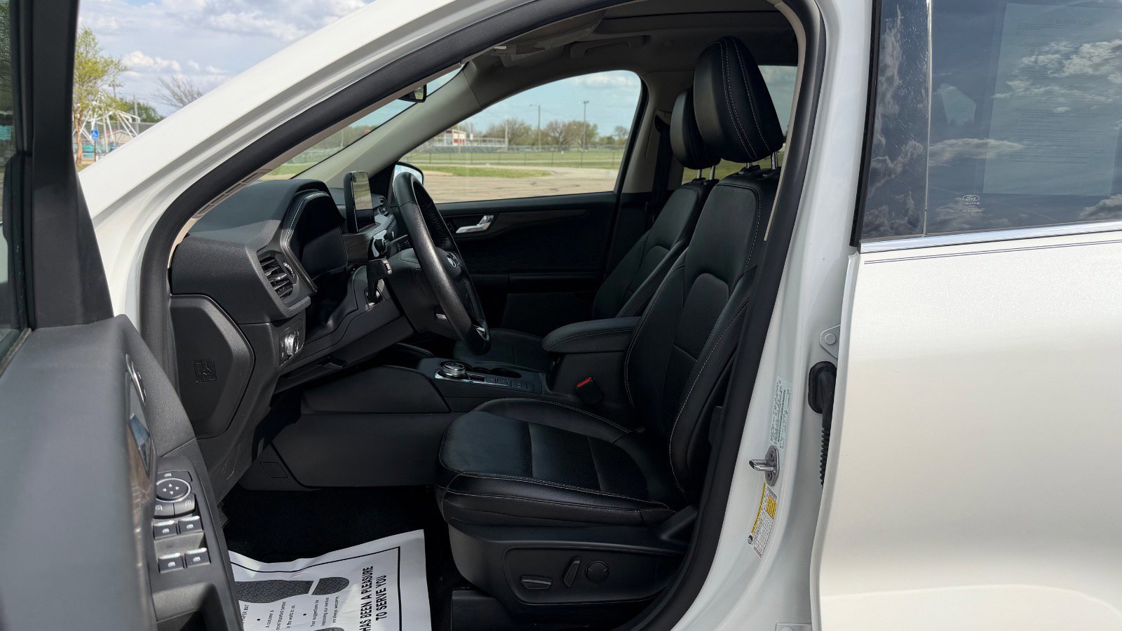 Certified 2020 Ford Escape Titanium w/ Titanium Premium Package 2.0 FWD image 18