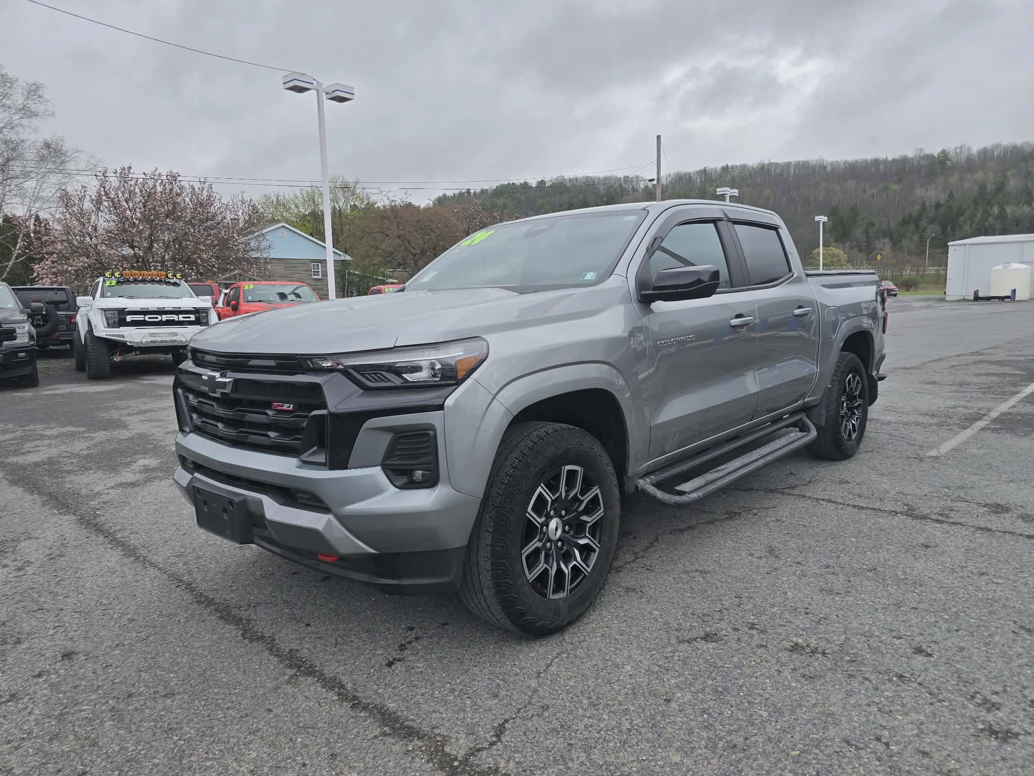 Used 2024 Chevrolet Colorado Z71 w/ Z71 Convenience Package 2 AWD/4WD image 8
