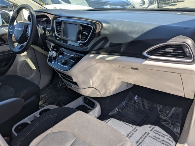 Used 2023 Chrysler Voyager LX FWD image 34