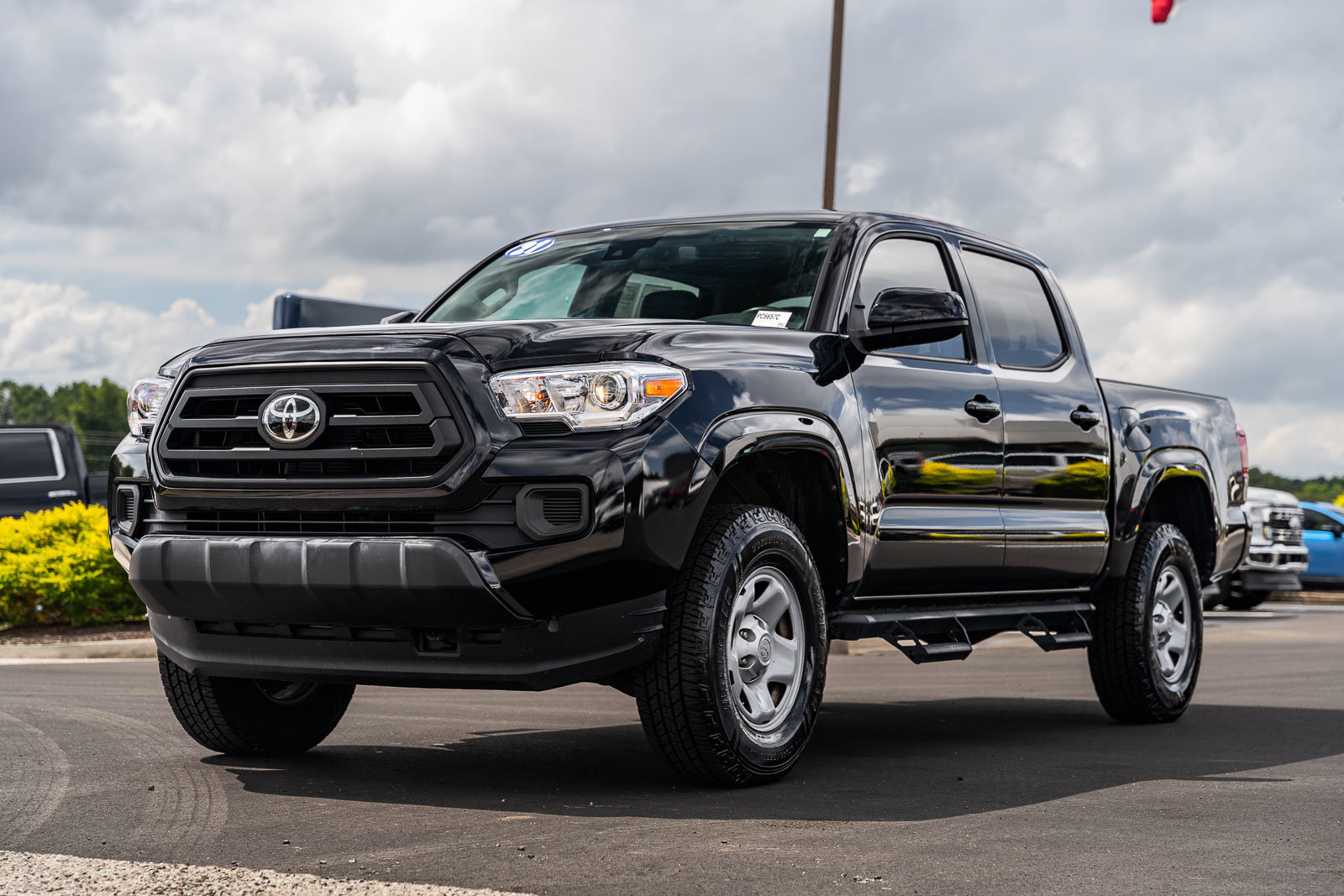 Used 2021 Toyota Tacoma SR AWD/4WD image 3