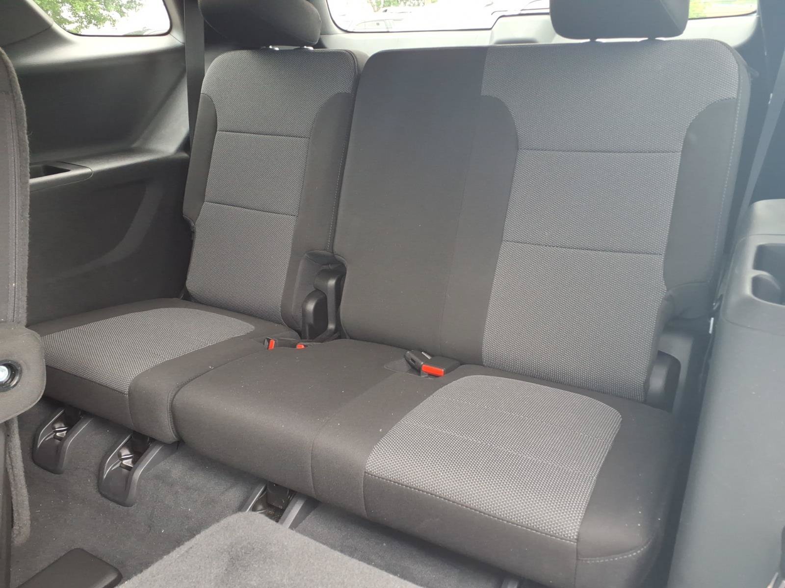 Used 2023 Chevrolet Traverse LT FWD image 24