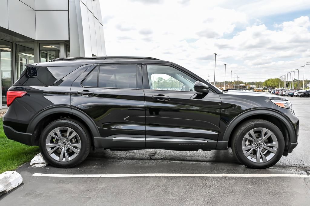 Certified 2024 Ford Explorer XLT w/ Equipment Group 202A AWD/4WD image 11