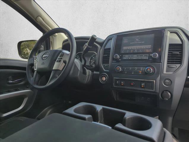 Used 2024 Nissan Titan SV image 23