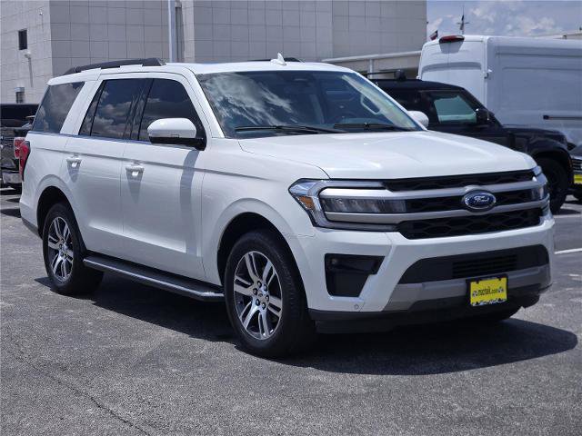 Certified 2023 Ford Expedition XLT RWD image 3