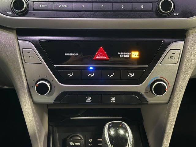 Used 2017 Hyundai Elantra SE image 25