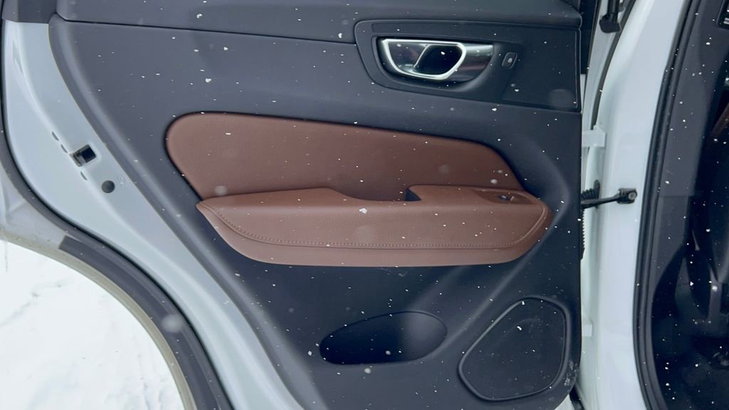 Used 2020 Volvo XC60 T6 Inscription w/ Protection Package Premier image 38