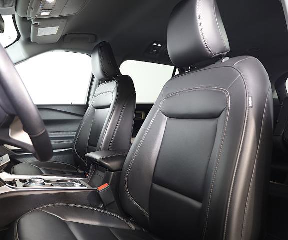 Certified 2023 Ford Explorer XLT w/ Equipment Group 202A image 8
