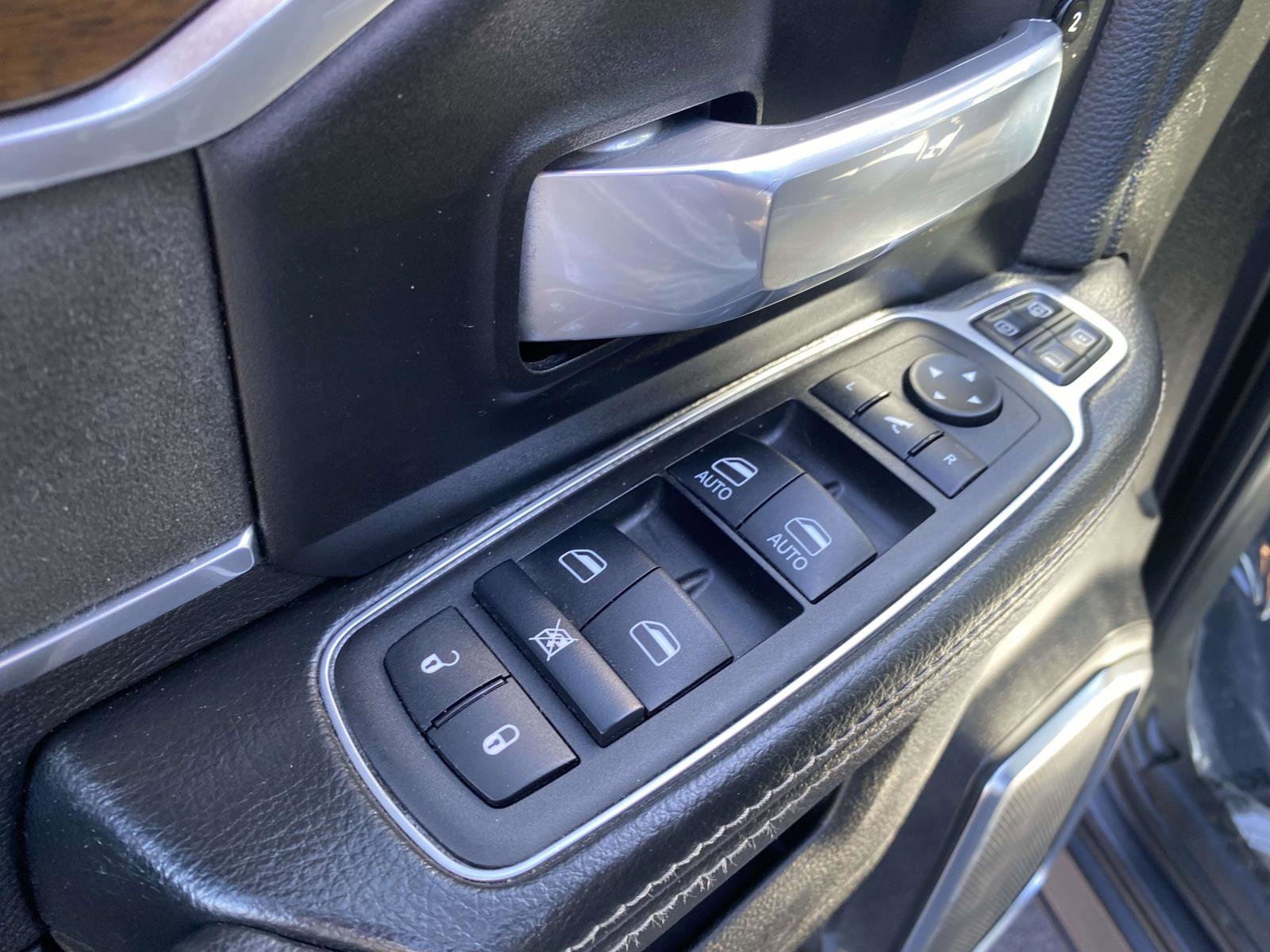Used 2024 RAM 2500 Laramie w/ Safety Group AWD/4WD image 18