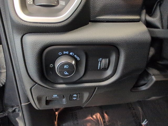 Used 2021 RAM 1500 Big Horn AWD/4WD image 15