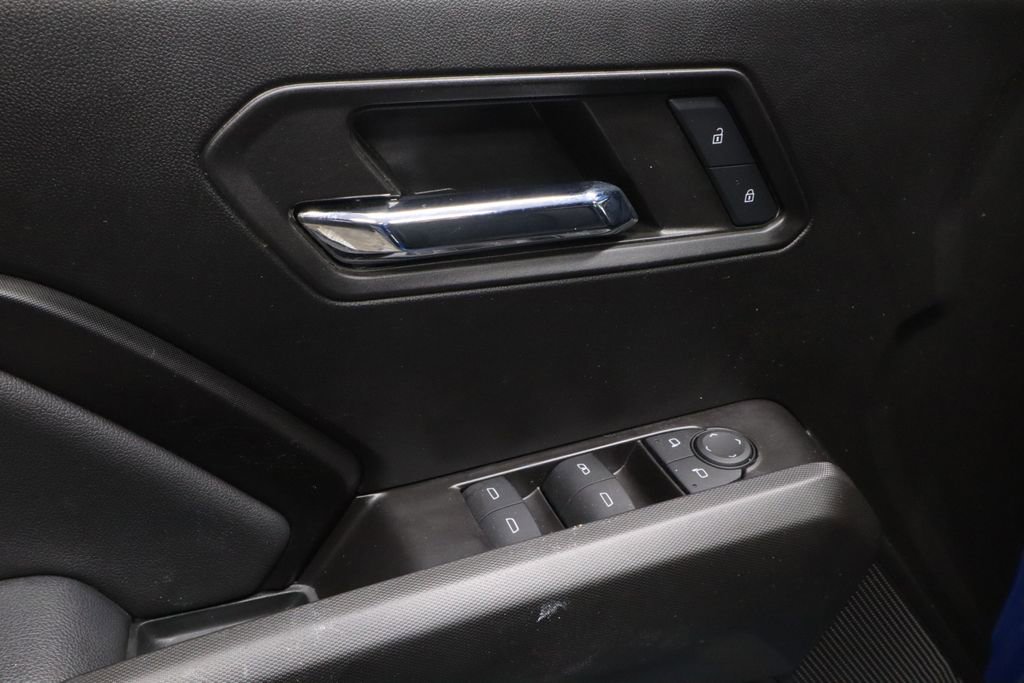 Used 2024 Chevrolet Colorado LT w/ LT Convenience Package III RWD image 17