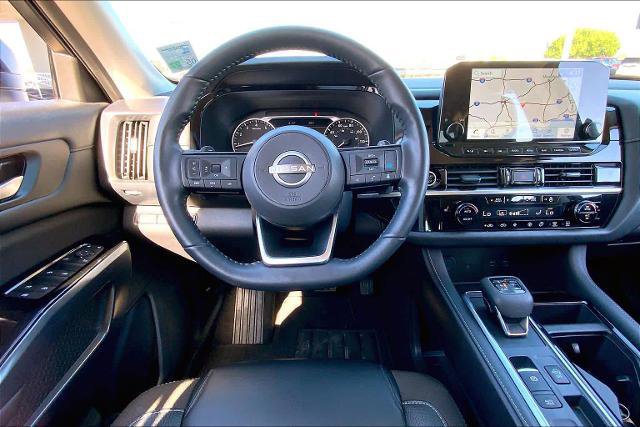 Used 2023 Nissan Pathfinder SL w/ Lighting Package (N92) image 8