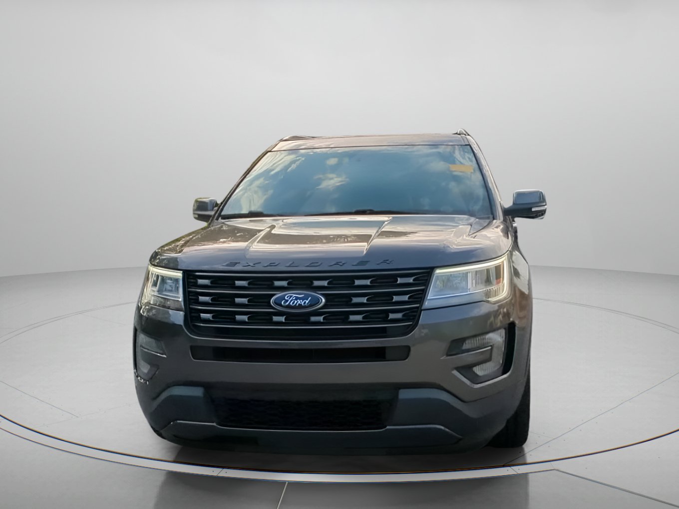 Certified 2017 Ford Explorer XLT w/ Equipment Group 202A FWD image 8