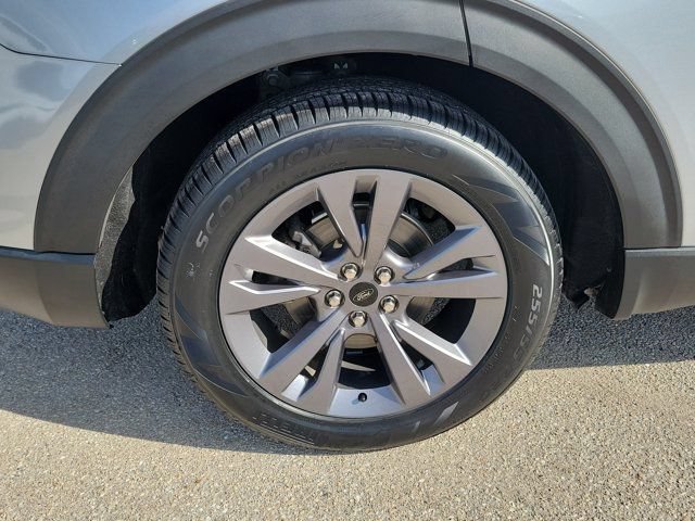 Certified 2022 Ford Explorer XLT w/ Equipment Group 202A RWD image 11