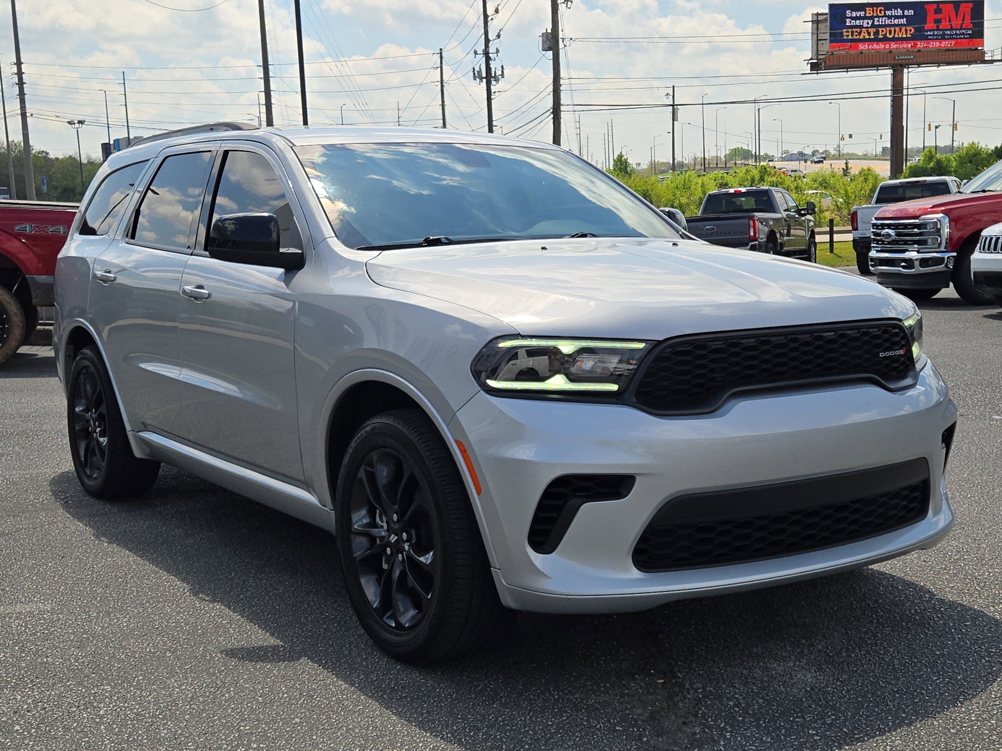 Used 2025 Dodge Durango GT w/ Blacktop Package image 4
