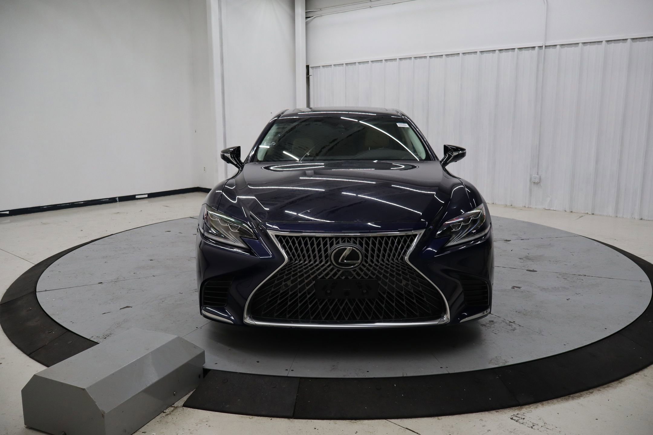 Used 2020 Lexus LS 500 w/ Interior Upgrade Package image 8