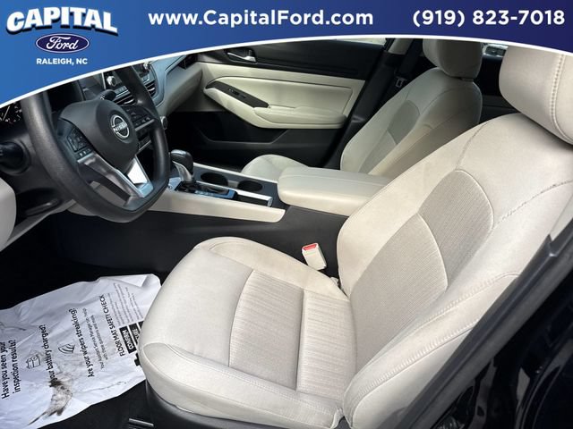 Used 2025 Nissan Altima 2.5 SV FWD image 19