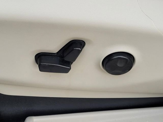 Used 2019 Chrysler Pacifica Touring-L Plus w/ Tire & Wheel Group image 22