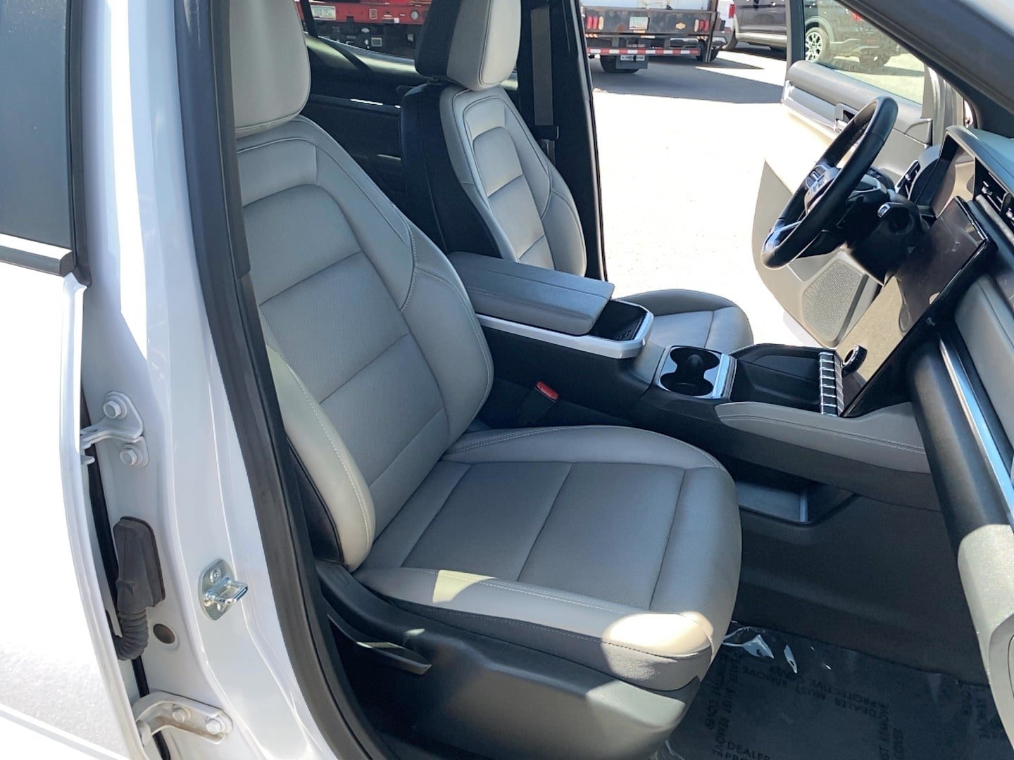 Used 2026 GMC Terrain Elevation w/ Elevation Premium Package AWD/4WD image 17