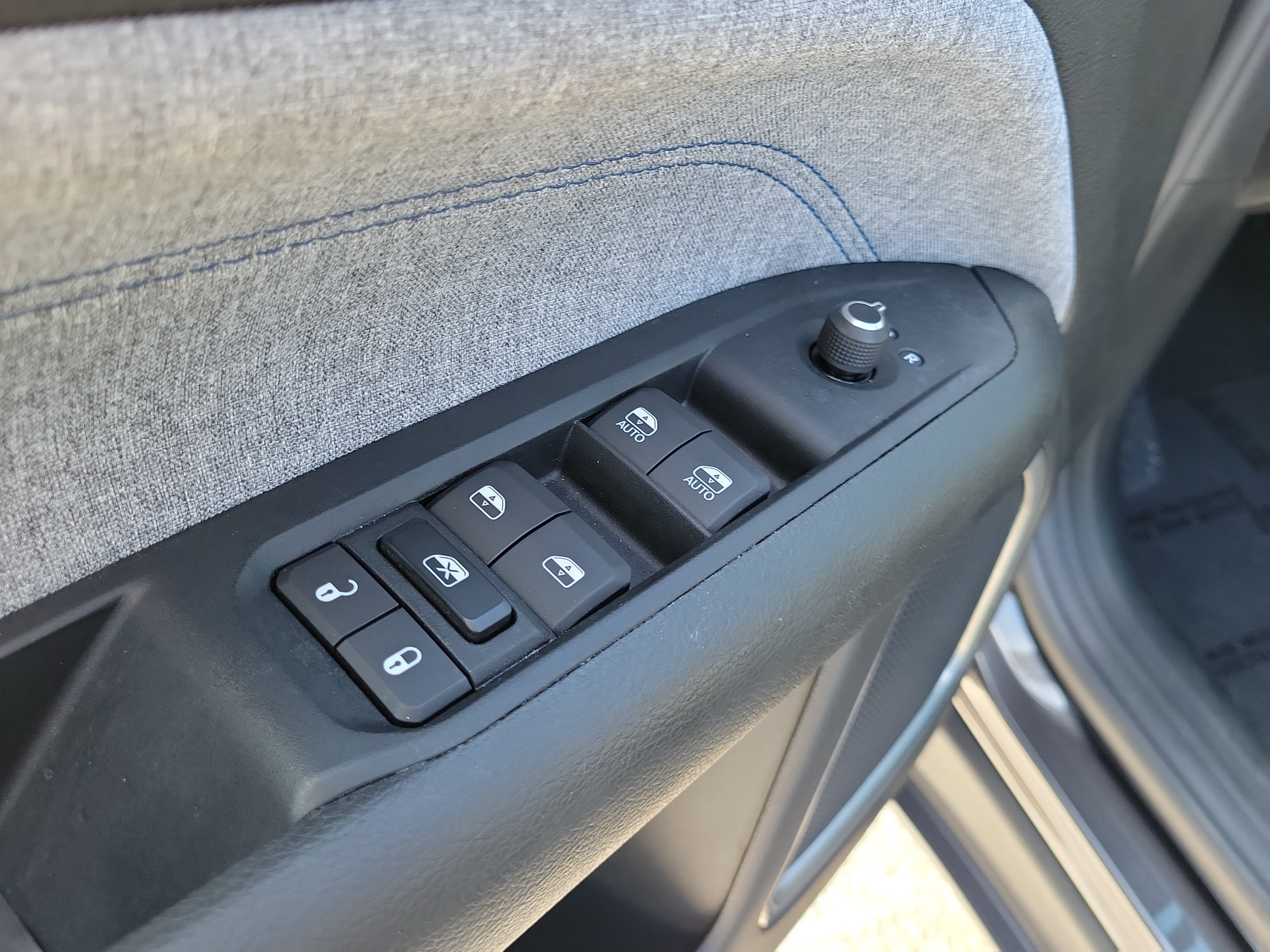 Used 2022 Jeep Compass Latitude w/ Convenience Group AWD/4WD image 18
