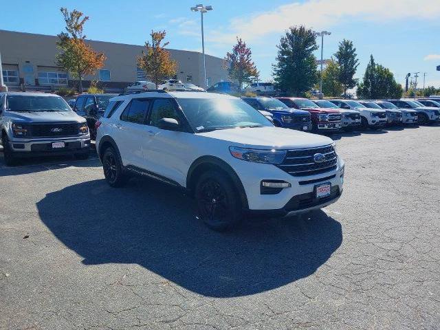 Certified 2023 Ford Explorer XLT w/ Equipment Group 202A AWD/4WD image 2
