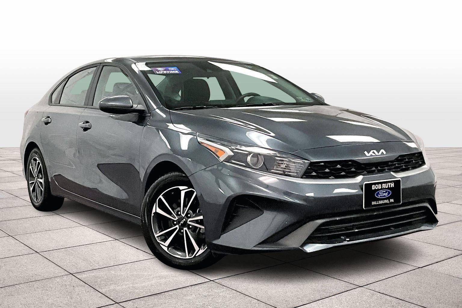 Used 2024 Kia Forte LXS image 2