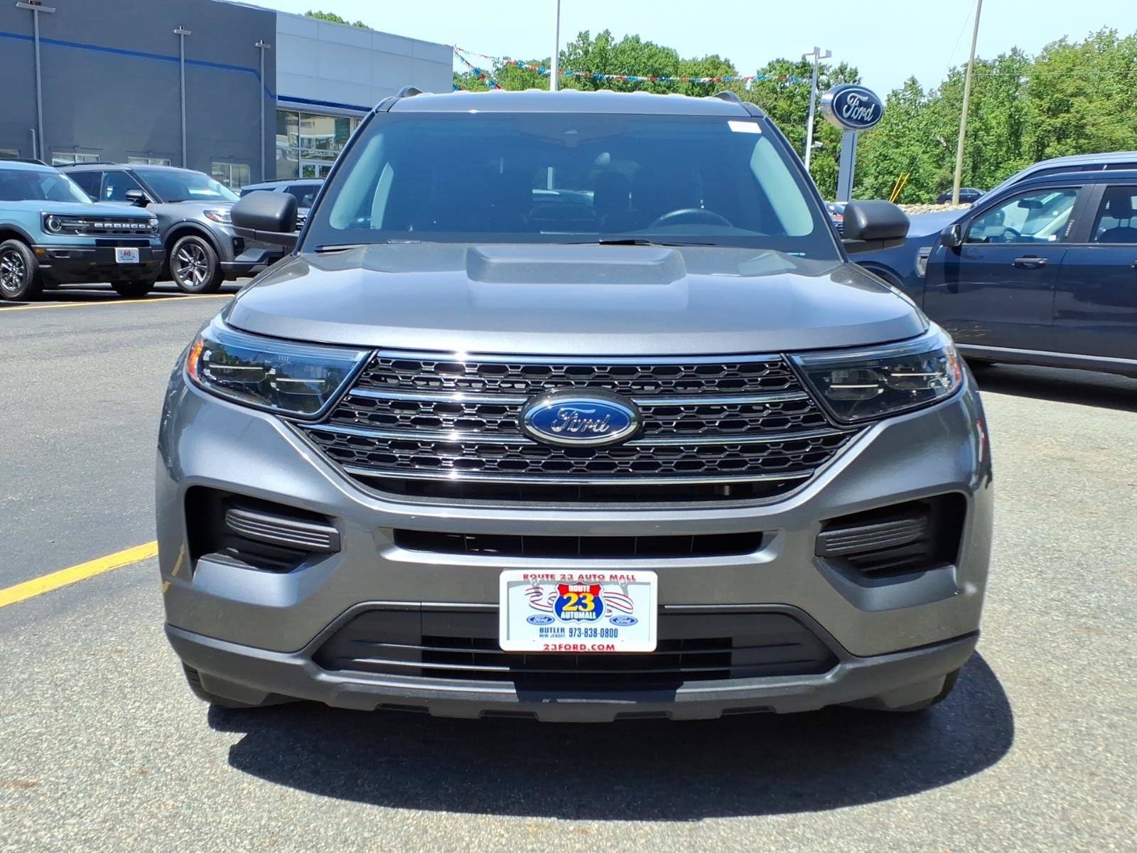 Certified 2022 Ford Explorer XLT AWD/4WD image 2