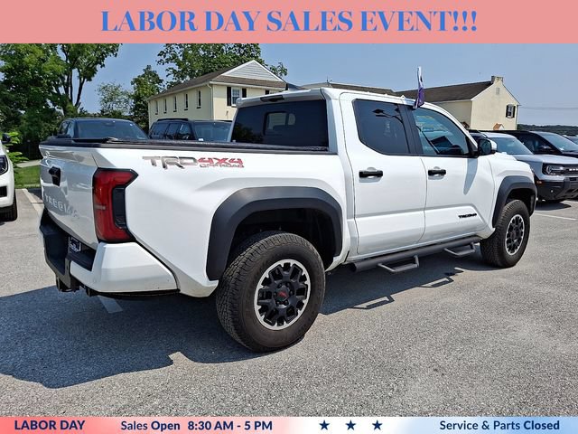 Used 2024 Toyota Tacoma TRD Off-Road w/ TRD Off Road Upgrade Package AWD/4WD image 11
