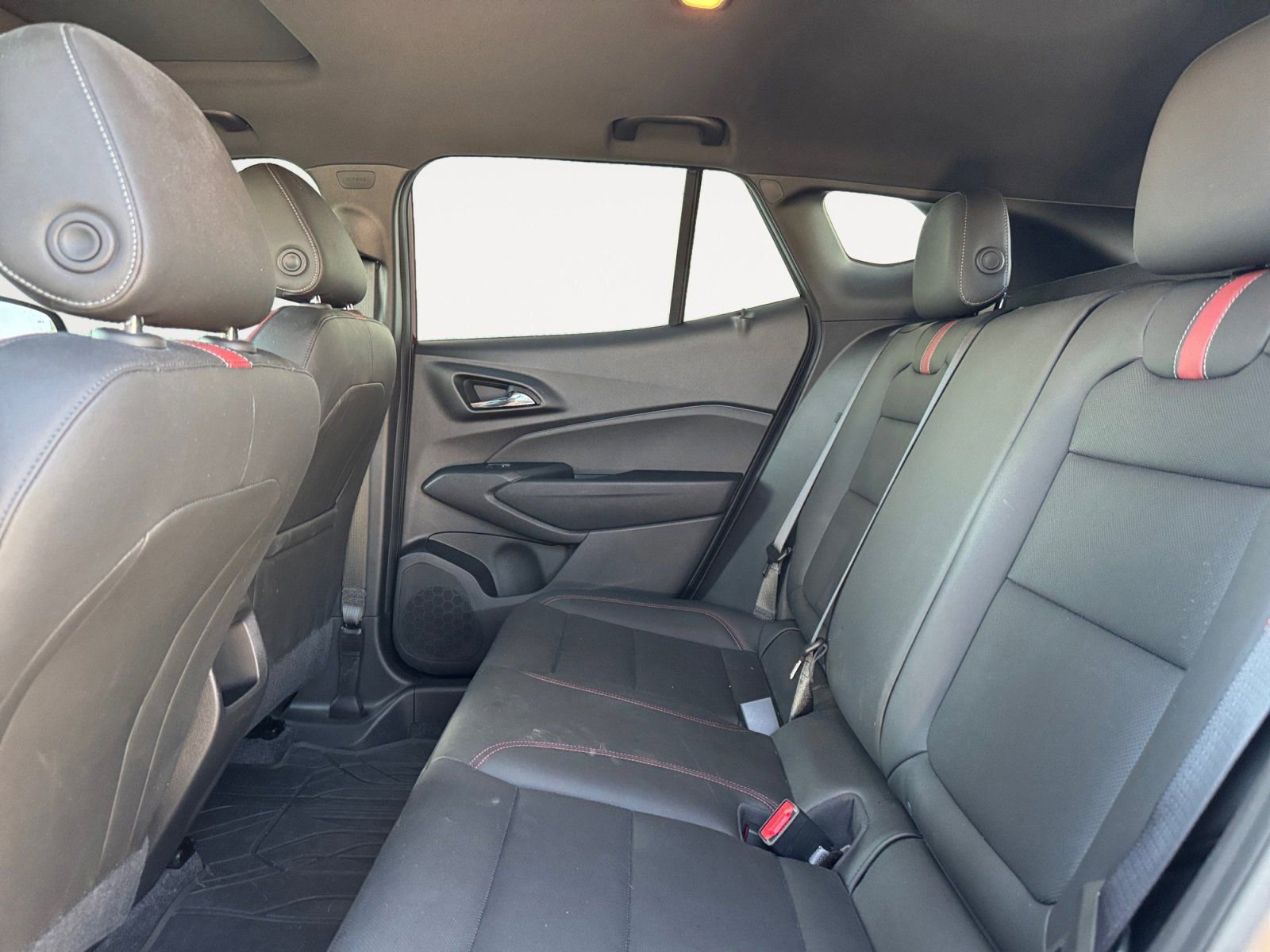 Used 2024 Chevrolet Trax RS w/ Sunroof Package image 13