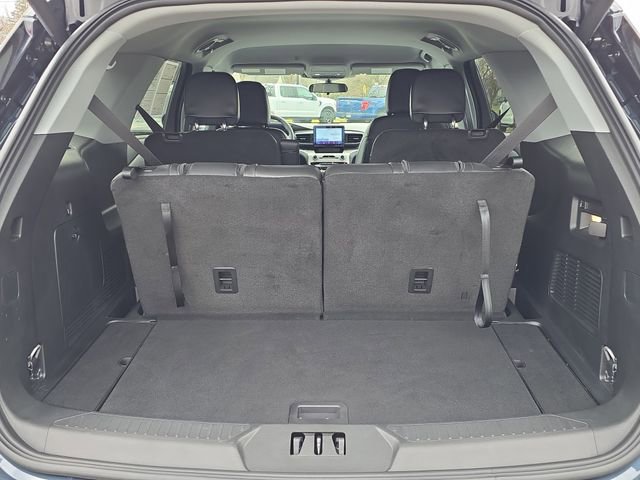 Certified 2024 Ford Explorer XLT w/ Equipment Group 202A image 9